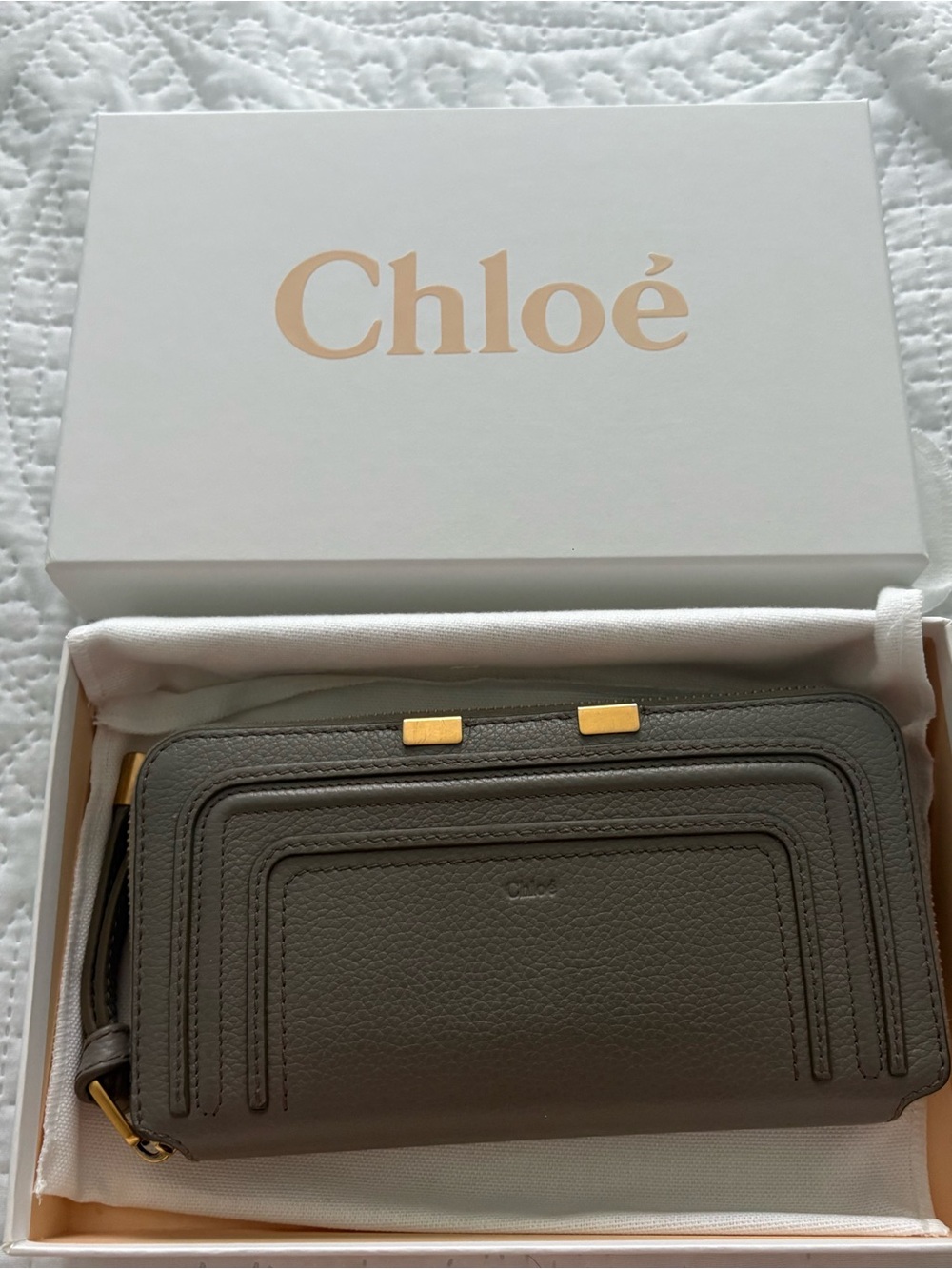 Chloé Gray Leather Zip Wallet with Gold Hardware